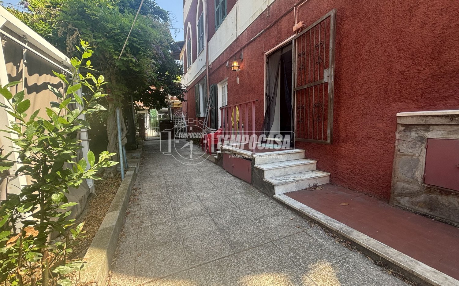 Квартира с 1 спальней в Генуя, Италия № 378219