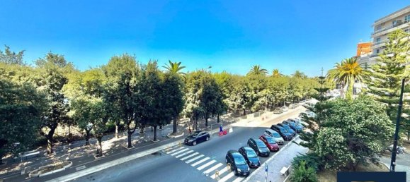 5 bedrooms Apartment in Taranto, Italy No. 352284 2