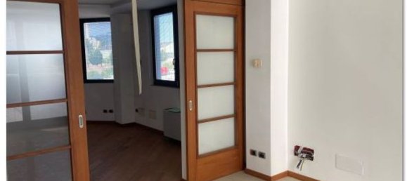 204m² Office in Bergamo, Italy No. 260926 34