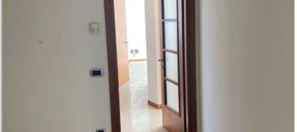 204m² Office in Bergamo, Italy No. 260926 27