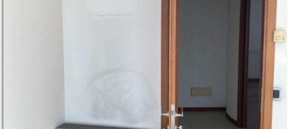 204m² Office in Bergamo, Italy No. 260926 31