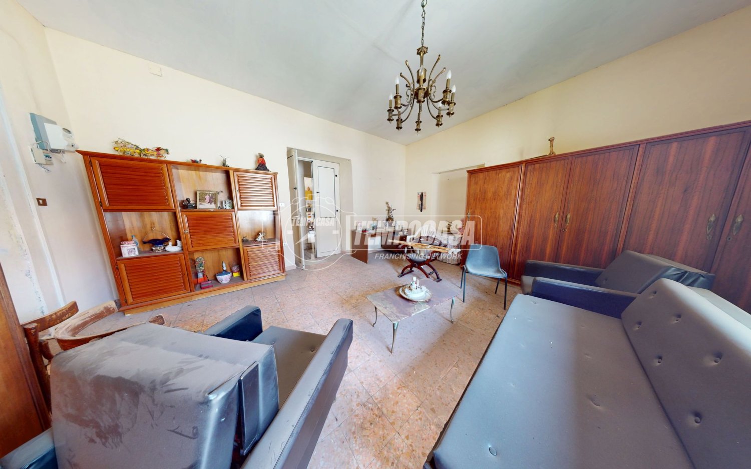 4 bedrooms Apartment in Aversa, Italy No. 361478