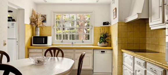 Villa de 4 dormitorios en Vallauris, France No. 738 3