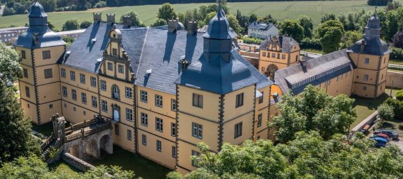 Замки и поместья с 50 спальнями в Зост, Германия № 137166 2