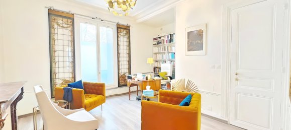 Studio in Paris, France No. 165990 4