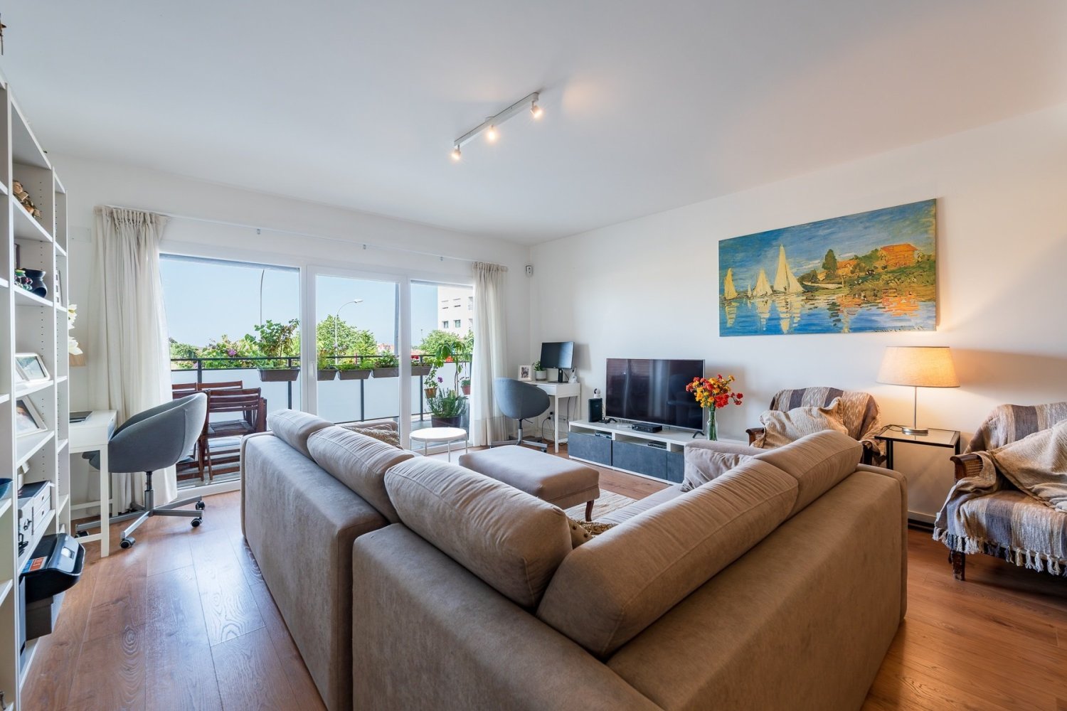 Apartamento de 3 dormitorios en Oeiras, Portugal No. 191099