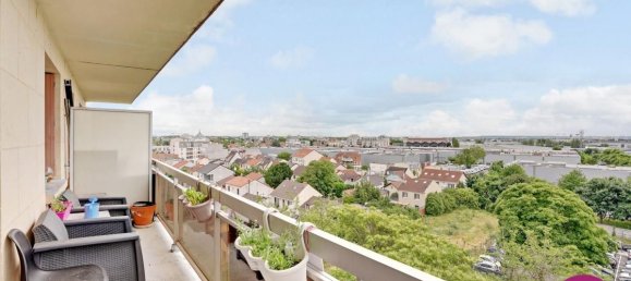 3 bedrooms Apartment in Le Bourget, France No. 327925 3