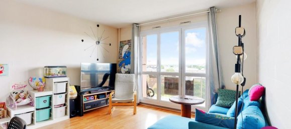 3 bedrooms Apartment in Le Bourget, France No. 327925 2