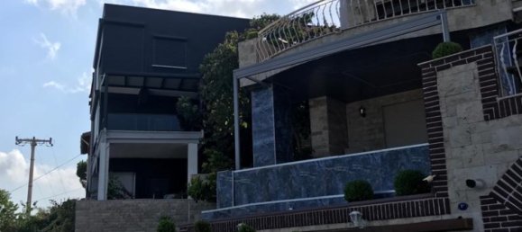 Villa 7+2 in Izmir, Turkey No. 17399 3