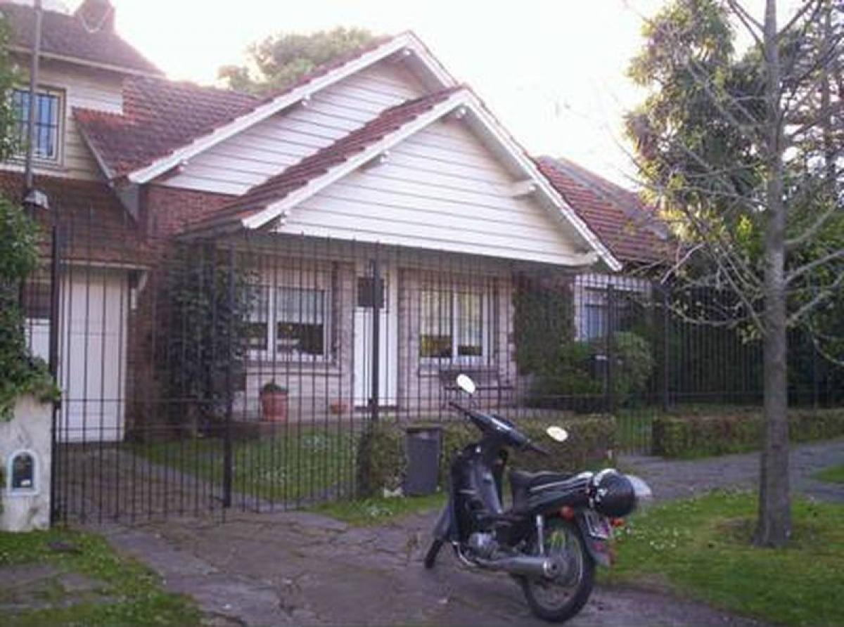 3 bedrooms House in Mar del Plata, Argentina No. 78064