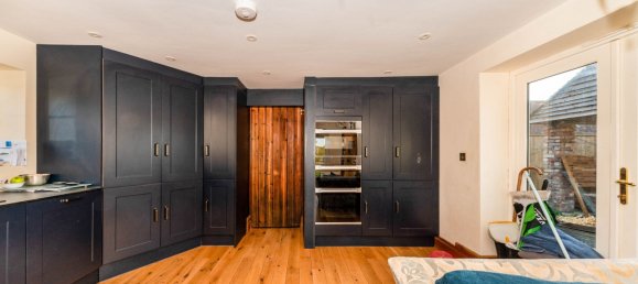  House in Market Rasen, United Kingdom No. 2394 2