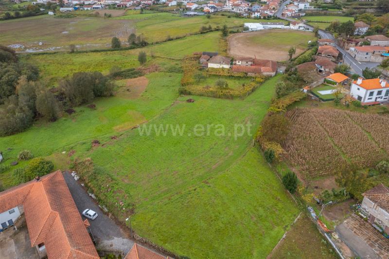 Grundstück in Carvalhosa, Portugal 3000m², Nr. 271382
