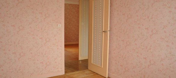 4 bedrooms House in Saint-Germain-des-Fosses, France No. 338236 14