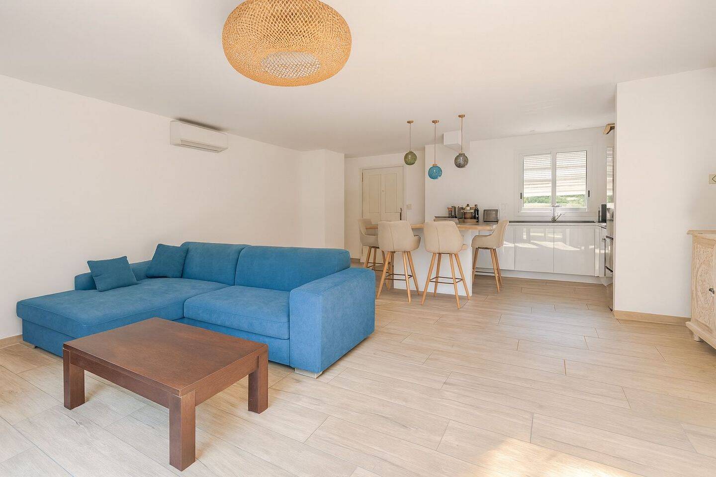 3 bedrooms House in Velaux, France No. 329885