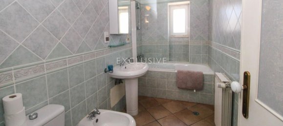 4 bedrooms Villa in Lagoa, Portugal No. 7466 12