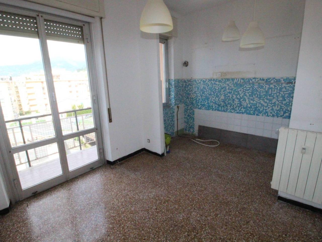 Apartamento de 3 divisões em Genoa, Italy N.º 148201
