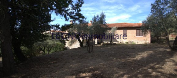 3 rooms Villa in Perugia, Italy No. 62431 4