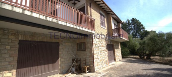 3 rooms Villa in Perugia, Italy No. 62431 42