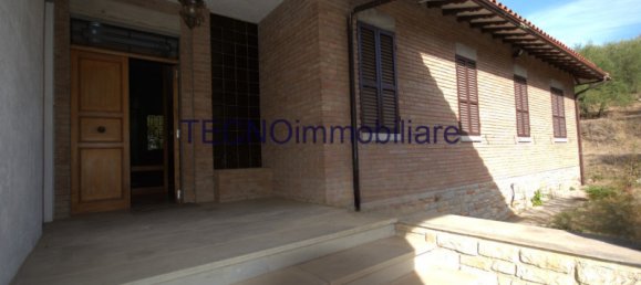 3 rooms Villa in Perugia, Italy No. 62431 5