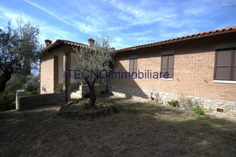 3 rooms Villa in Perugia, Italy No. 62431