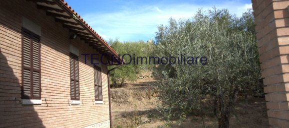 3 rooms Villa in Perugia, Italy No. 62431 9