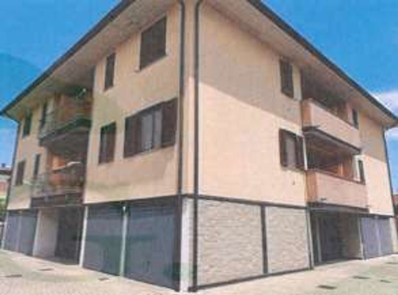 18m² Garage in Casaletto Lodigiano, Italy No. 314747