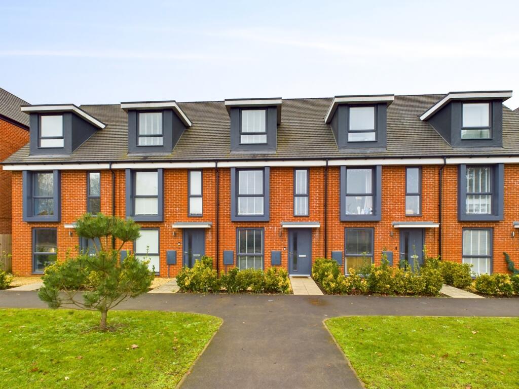 3 bedrooms Townhouse in Bordon, United Kingdom No. 13809