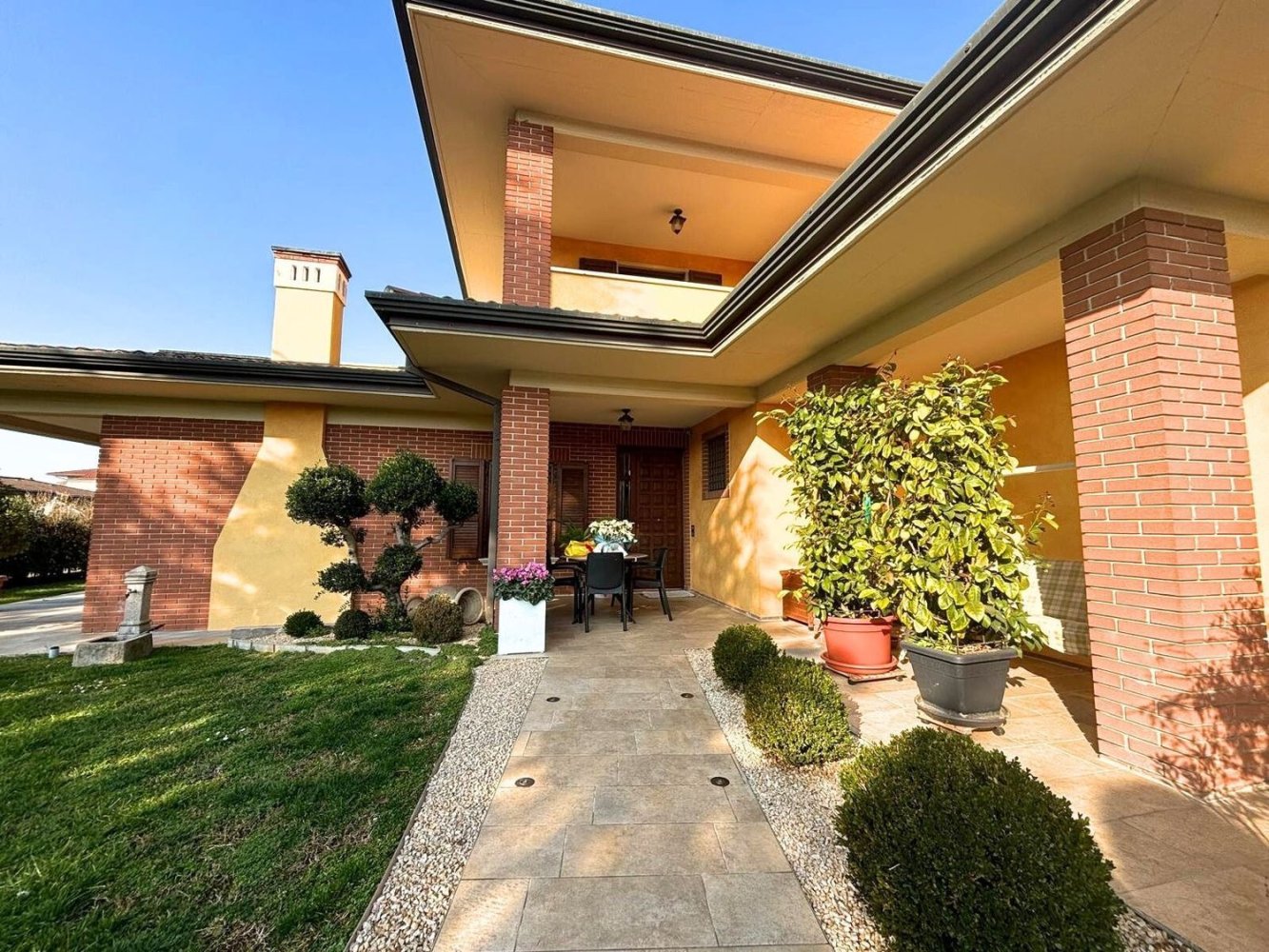 Вилла с 5 комнатами в Бедиццоле, Италия № 119291