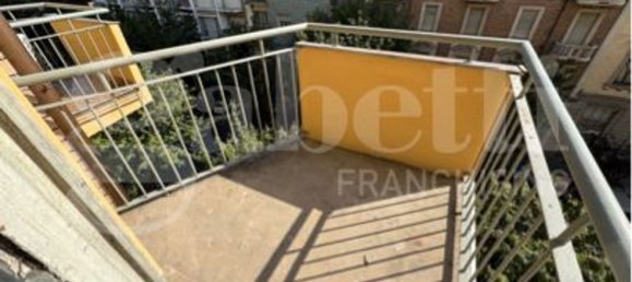 3 rooms Apartment in Turin, Italy No. 271683 11