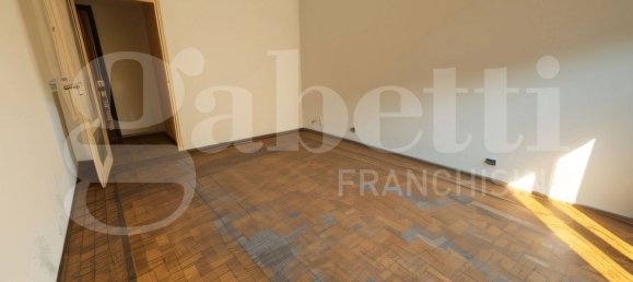 3 rooms Apartment in Turin, Italy No. 271683 7