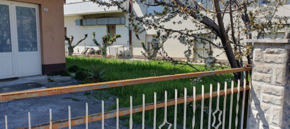 130m² Commercial property in Loreto, Italy No. 255024 3