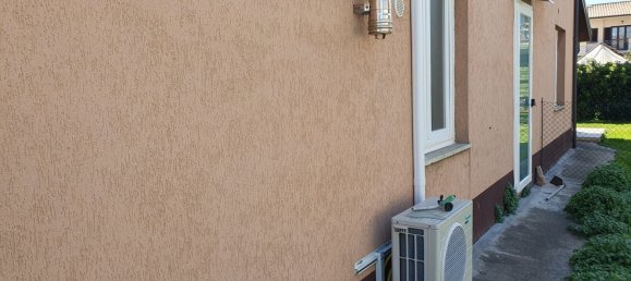 130m² Commercial property in Loreto, Italy No. 255024 6