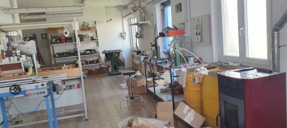 130m² Commercial property in Loreto, Italy No. 255024 11