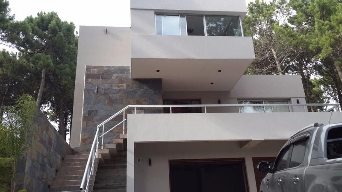 5 bedrooms House in Mar del Plata, Argentina No. 83807