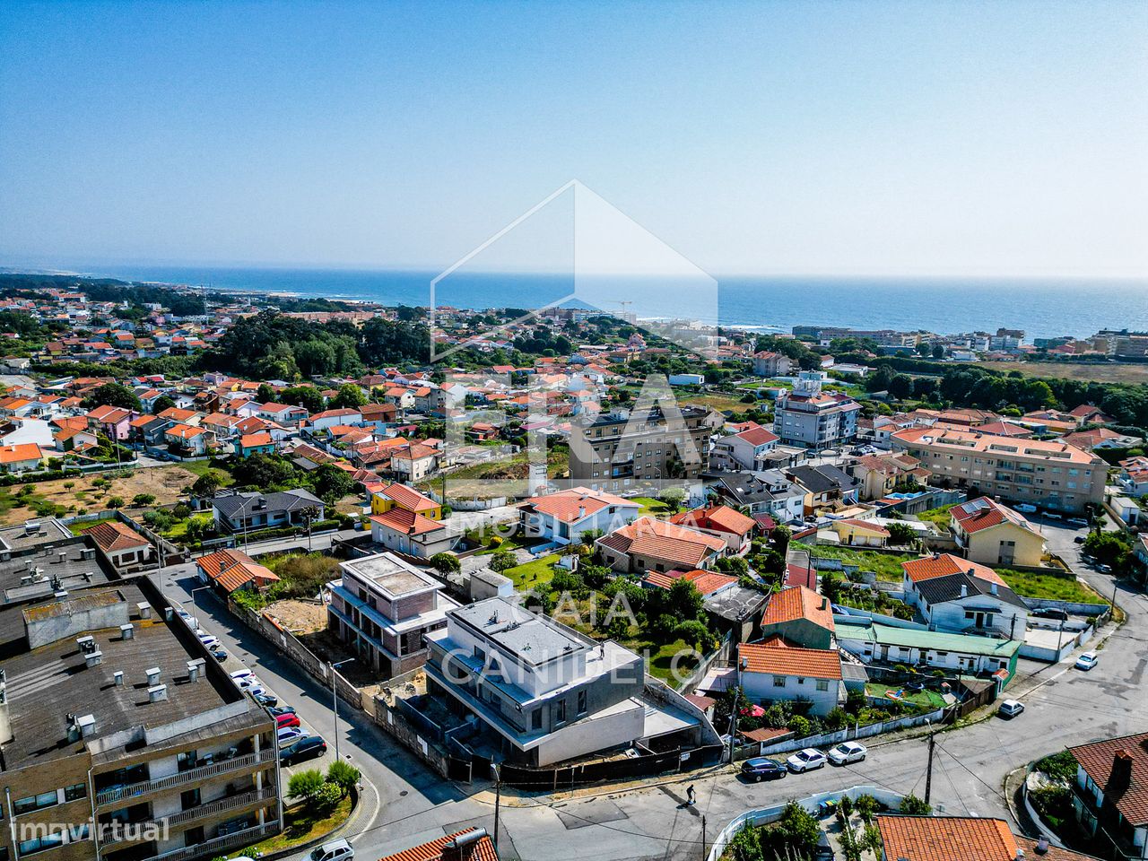297m² Land in Vila Nova de Gaia, Portugal No. 302255