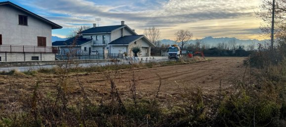 760m² Land in Cuneo, Italy No. 102814 10