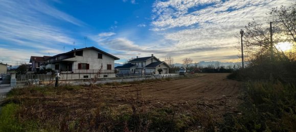 760m² Land in Cuneo, Italy No. 102814 9
