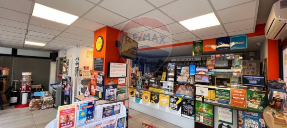 1 room Commercial property in Padua, Italy No. 346120 2