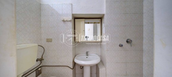 1 bedroom Apartment in Turin, Italy No. 308461 2