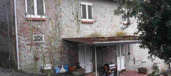 Дом с 5 комнатами в Печчоли, Италия № 280359 2