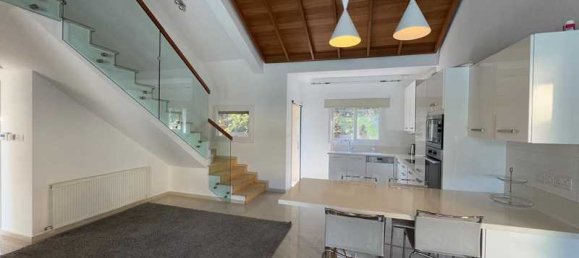 Propiedad comercial de 3 dormitorios en Agios Tychonas, Cyprus No. 18838 11