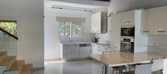 Propiedad comercial de 3 dormitorios en Agios Tychonas, Cyprus No. 18838 10