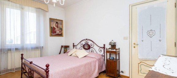 6غرفة شقة في Turin, Italy رقم 37753 16