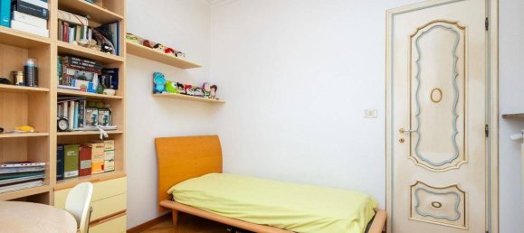 6غرفة شقة في Turin, Italy رقم 37753 19