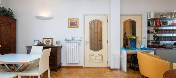 6غرفة شقة في Turin, Italy رقم 37753 6