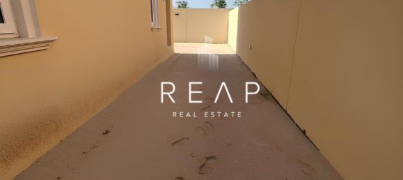 3 bedrooms Villa in Dubai Land, UAE No. 30894 4