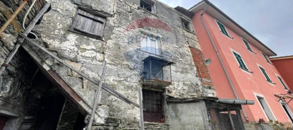 5 rooms House in Cogorno, Italy No. 30972 16
