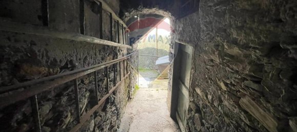 5 rooms House in Cogorno, Italy No. 30972 2