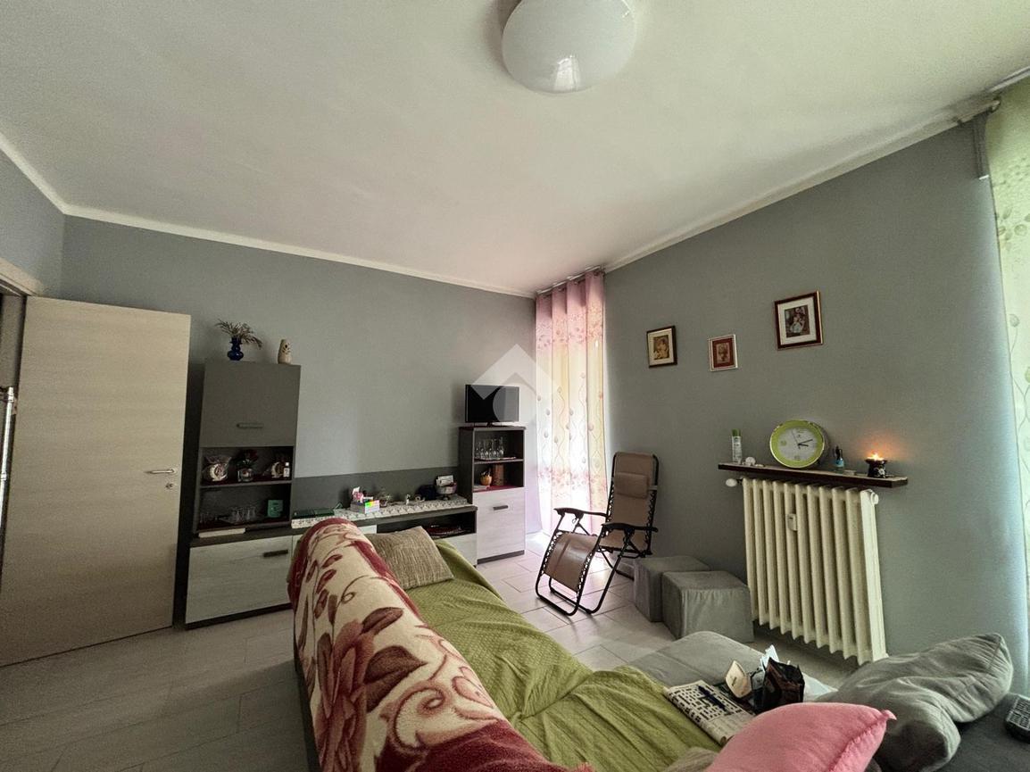 3 rooms Apartment in Dogliani, Italy No. 38943