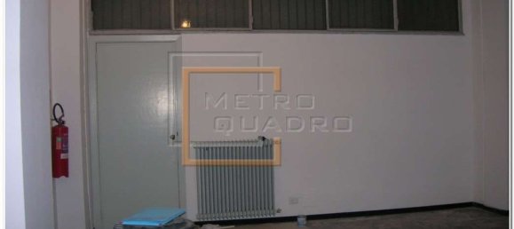 4 rooms Commercial property in Bergamo, Italy No. 178456 12